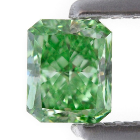 0.42-carat-Fancy-Vivid-Green-Radiant-Shape-SI1-Clarity-1